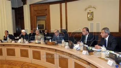 الحكومة تقر خفض الإنفاق بالجهاز الإداري للدولة من 15 ـ 20%
