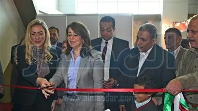 غادة والي تفتتح معرض 