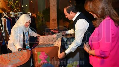 بالصور.. السيسى يفتتح معرض المنتجات اليدوية بشرم الشيخ 