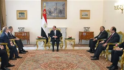 السيسي يبحث مع وزير الخارجية الروسي المشروعات المشتركة