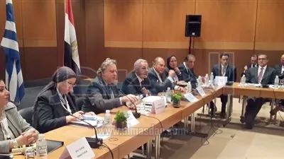 قابيل يلتقي ممثلي 30 شركة يونانية على هامش القمة العربية الأوروبية