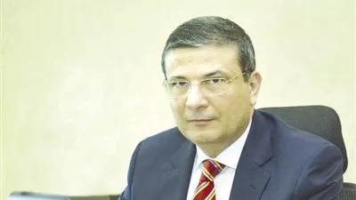 البنوك تتنافس لنشر بطاقات الدفع الإلكترونى عبر المحمول