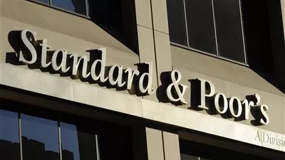 ستاندرد اند بورز ترفع نظرتها المستقبلية للاقتصاد المصرى الى