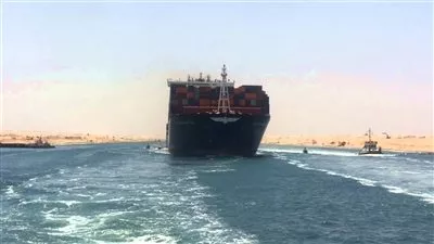 أكثر من 16 ألف سفينة عبرت قناة السويس خلال 2015