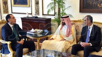 رئيس الوزراء يبحث مع وزير الاتصالات السعودي تبادل خبرات التحول الرقمي