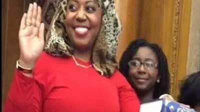 تهديدات بقتل قاضية مسلمة بعد أدائها القسم على القرآن في نيويورك