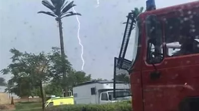 بالفيديو.. أمطار ورعد بشرم الشيخ تزامنًا مع مؤتمر الشباب