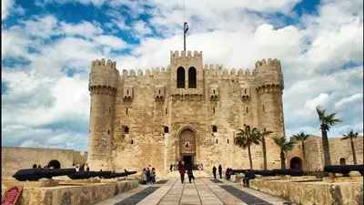 تنفيذ مشروع إضاءة قلعة 