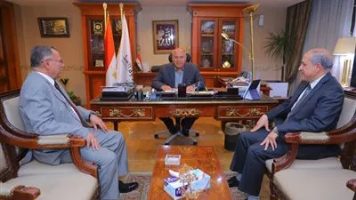 «النقل»: إنشاء عدة موانئ جافة ومناطق لوجستية لخدمة المجتمع التجاري