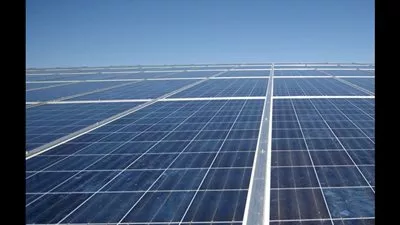 تحالف إماراتي إسباني لإنشاء محطة طاقة شمسية في الأردن