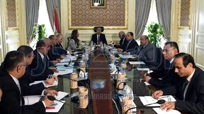 الحكومة: إجراءات عاجلة لسداد مستحقات أصحاب المعاشات والعاملين بـ