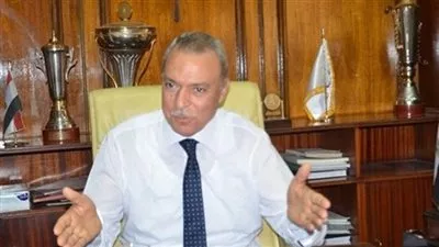 محافظ قنا يسلم عقود إنشاء 30 مصنعا للمستثمرين الجدد
