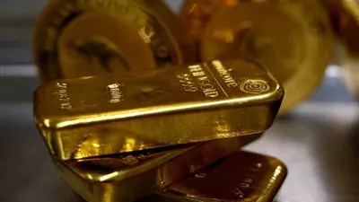 الذهب يهبط لأدنى مستوى في 2019 مع صعود الأسهم والدولار