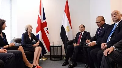 رئيسة وزراء بريطانيا تعزي السيسي  فى شهداء مسجد 