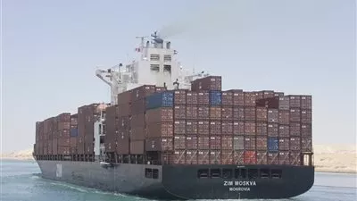 عبور 53 سفينة قناة السويس بحمولات 3,2 مليون طن