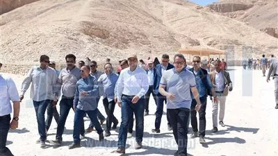 رئيس الوزراء يتفقد وحدات الإسكان الاجتماعي بطيبة الجديدة في الأقصر
