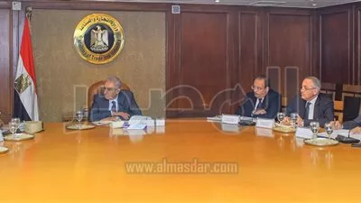 طارق قابيل وكامل الوزير يبحثان تصنيع احتياجات المشروعات القومية محليا