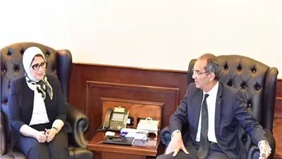 وزيرا الصحة والاتصالات يبحثان آليات تطبيق ميكنة التأمين الصحي الشامل
