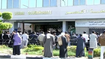محافظ الأقصر يتفقد عددًا من المشروعات بـ
