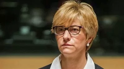 وزيرة الدفاع الإيطالية تبحث مع نظيرها الأمريكي التطورات في ليبيا