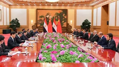 الرئيس السيسي يعقد جلسة مباحثات مع نظيره الصيني فى بكين