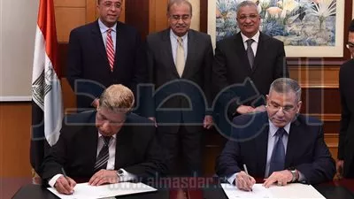 رئيس الوزراء يشهد توقيع بروتوكول لإقامة منطقة تجارية لوجستية بالاسماعيلية