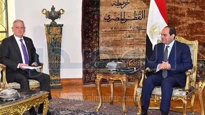 السيسي يبحث مع وزير الدفاع الأمريكي سبل تجفيف منابع الإرهاب الدولي