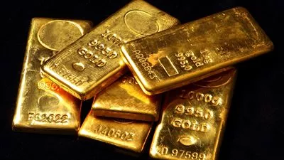 استقرار الذهب بفضل تكهنات خفض أسعار الفائدة