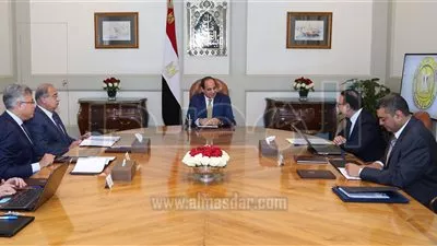 السيسي يبحث مع وزير الاتصالات تنفيذ مشروع قواعد البيانات المتكاملة