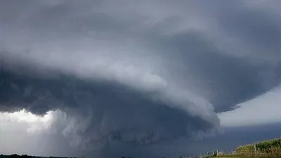 26 قتيلًا بسبب الفيضانات والأعاصير جنوب الولايات المتحدة