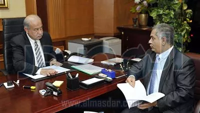 وزير الآثار يستعرض تطورات العمل بمشروع المتحف المصري الكبير