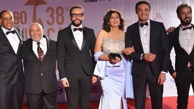 مهرجان القاهرة يضيئ شمعته الـ 38 .. ومحمود عبدالعزيز الحاضر الغائب