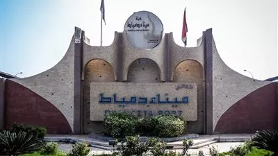 13 % زيادة في عدد السفن بميناء دمياط الشهر الماضي
