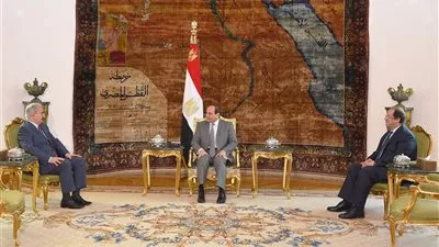 السيسي يبحث مع خليفة حفتر مستجدات الأوضاع على الساحة الليبية