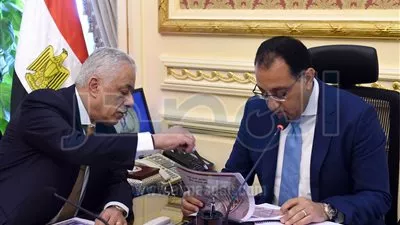 رئيس الوزراء يتابع الموقف التنفيذي لخطة إنشاء المباني المدرسية