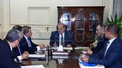 رئيس الوزراء يؤكد على توفير النقد الأجنبي لتلبية الاحتياجات من السلع الرئيسية