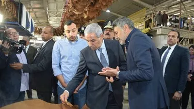 وزير التجارة يتفقد تطورات مدينة الجلود الجديدة بالروبيكي (صور)