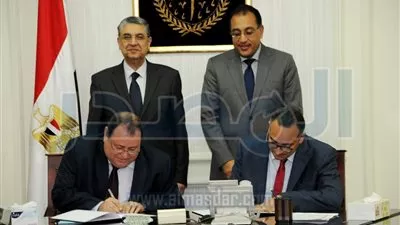 اتفاقية بين الإسكان والكهرباء لتطوير 45 منطقة عشوائية