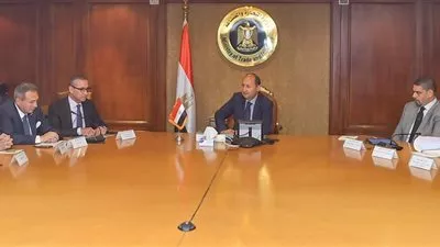 «نصار» يبحث مع مجلس الأعمال «المصرى -الإماراتى» تنمية الاستثمارات المشتركة 