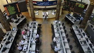 مؤشرات البورصة المصرية تواصل الارتفاع بمنتصف التعاملات