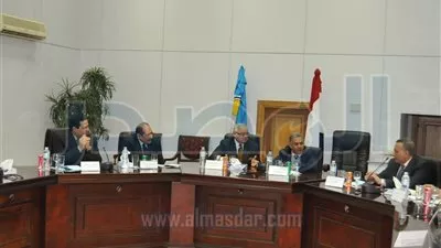 بالصور.. وزير الآثار يبحث استئناف أعمال تطوير هضبة أهرامات الجيزة