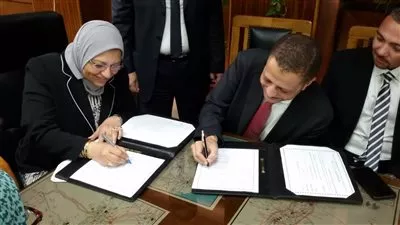«الكهرباء» توقع عقد توريد 4 محولات بـ227,6 مليون جنيه