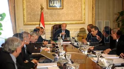 تشكيل مجموعة وزارية لخفض عجز الموازنة ودعم الصادرات