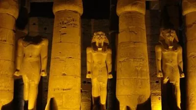 3195 سائحا يزورون المناطق الأثرية بالأقصر
