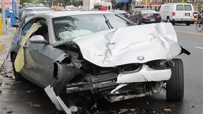 مصرع شخص وإصابة 5 آخرين في حادث تصادم سيارتين بطريق السخنة