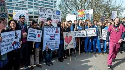 آلاف من موظفي البريد البريطاني يقررون الإضراب منتصف الشهر الجاري