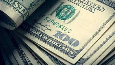 الدولار يتجه لخسارة أسبوعية مع هدوء الأسواق قبل اجتماع مركزي أمريكا واليابان