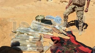 المتحدث العسكري: اكتشاف قاعدة ومخازن مواد متفجرة بـ