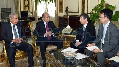 رئيس الوزراء لمدير