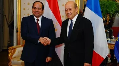 السيسي يستقبل اليوم وزير الدفاع الفرنسي 